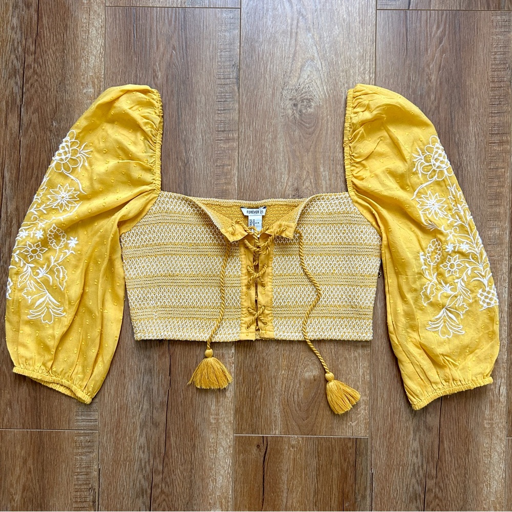 NWT Bobo Embroidered Yellow Crop Top Size Medium Forever21